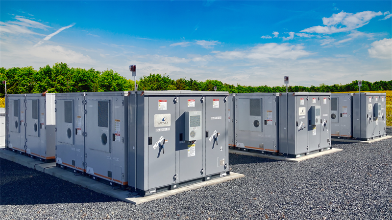 El MITECO lanza 700 millones en ayudas para impulsar el almacenamiento energético a gran escala