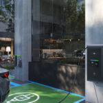 SIMON cierra un acuerdo con Floox para reforzar su apuesta por la movilidad eléctrica